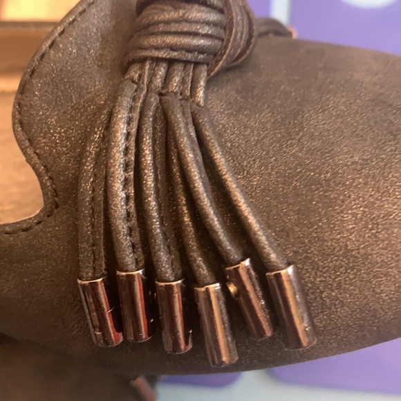 *Comfort View Charcoal Flats with tassels SZ.7 - Picture 8 of 8